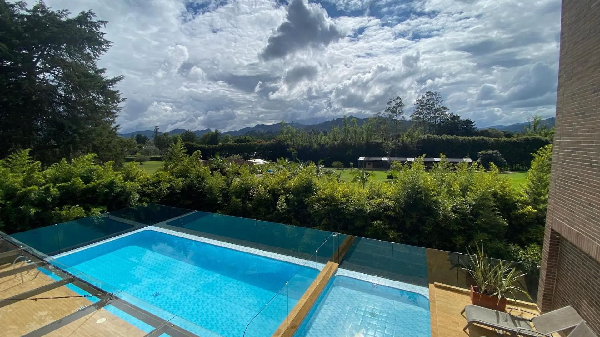 Suite De Lujo En Llano Grande - Piscina, Jacuzzi, Turco, Gimnasio Rionegro Colombia