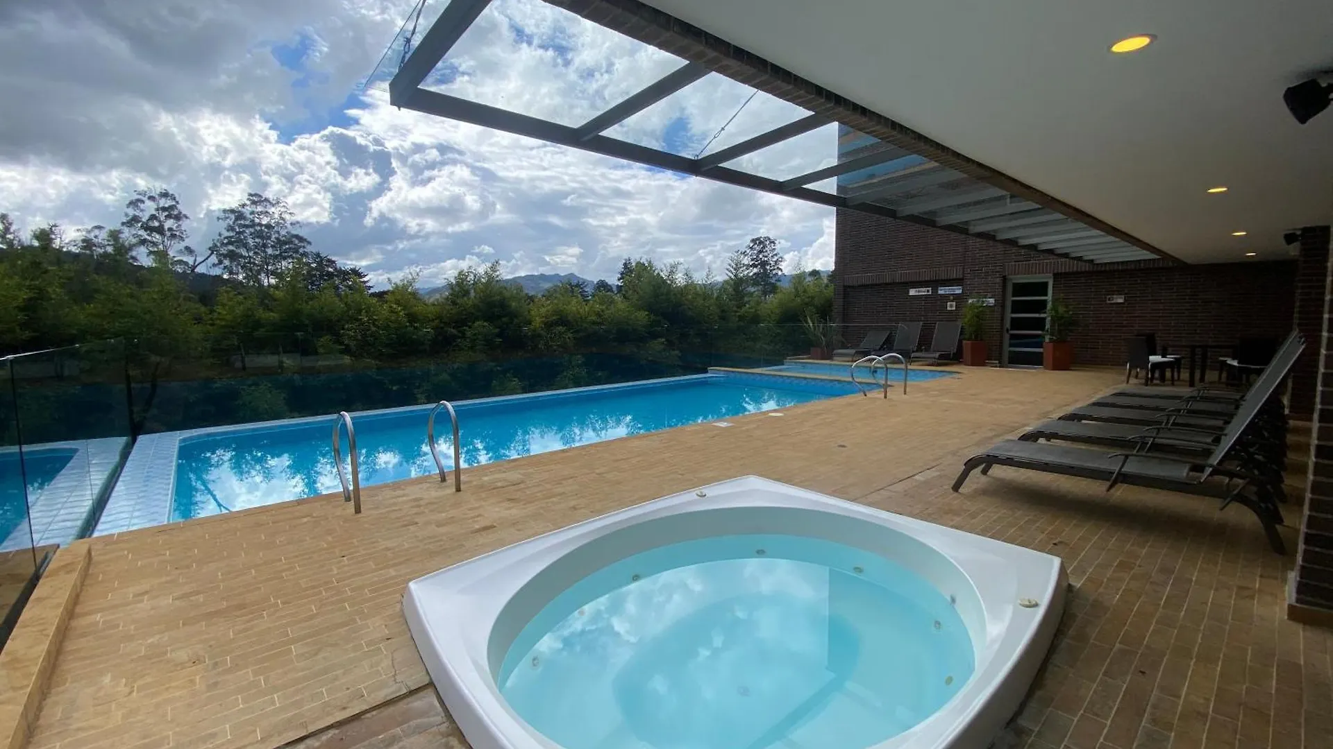Suite De Lujo En Llano Grande - Piscina, Jacuzzi, Turco, Gimnasio Rionegro Aparthotel