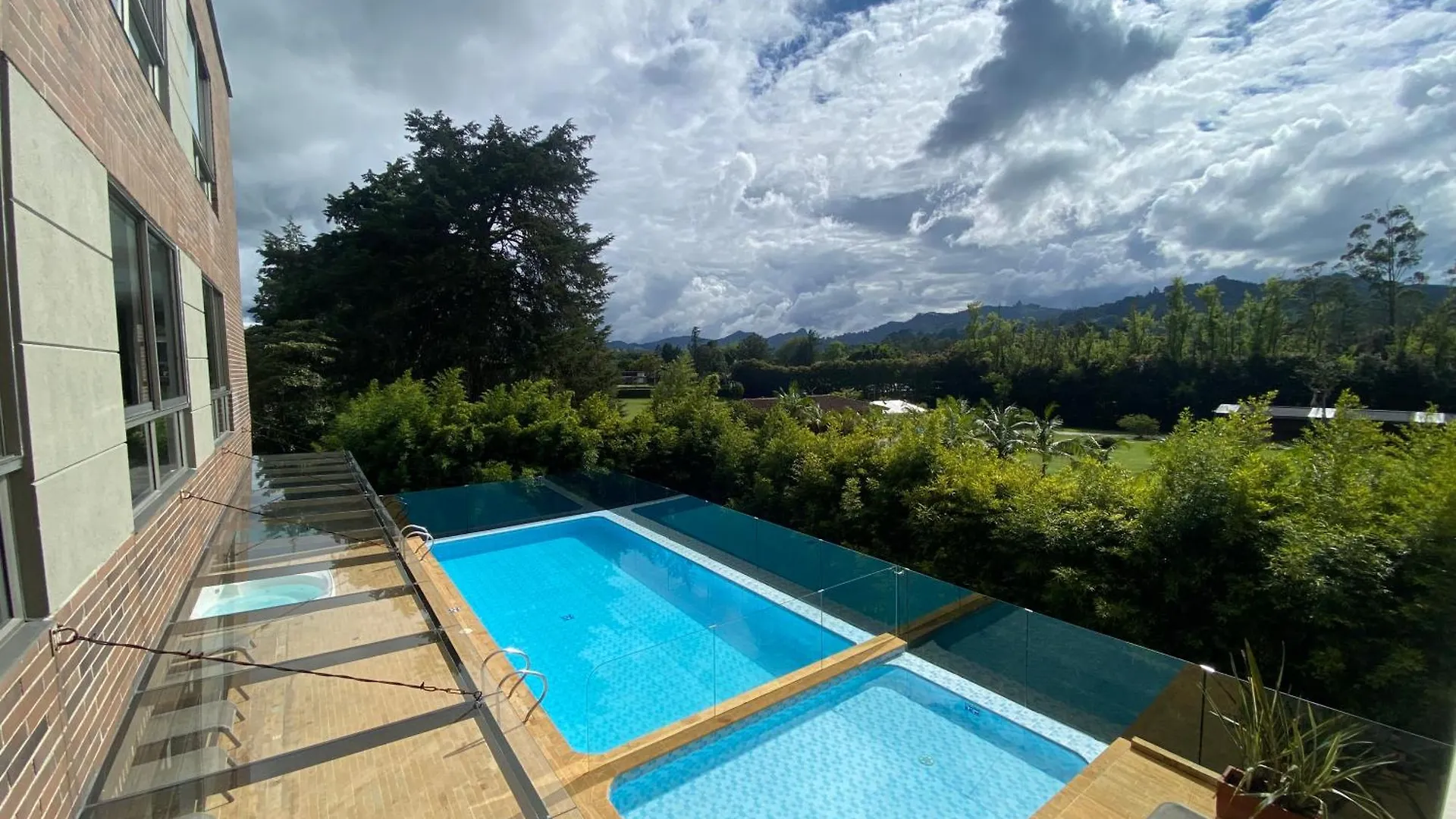 Aparthotel Suite De Lujo En Llano Grande - Piscina, Jacuzzi, Turco, Gimnasio Rionegro